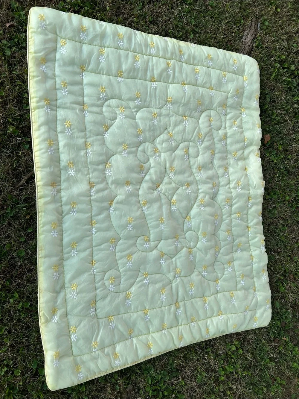 ✨ Embroidered Baby Quilt✨